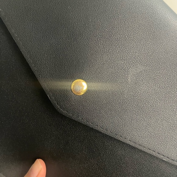 Glass Ladder & Co Megan black clutch - Picture 5 of 5